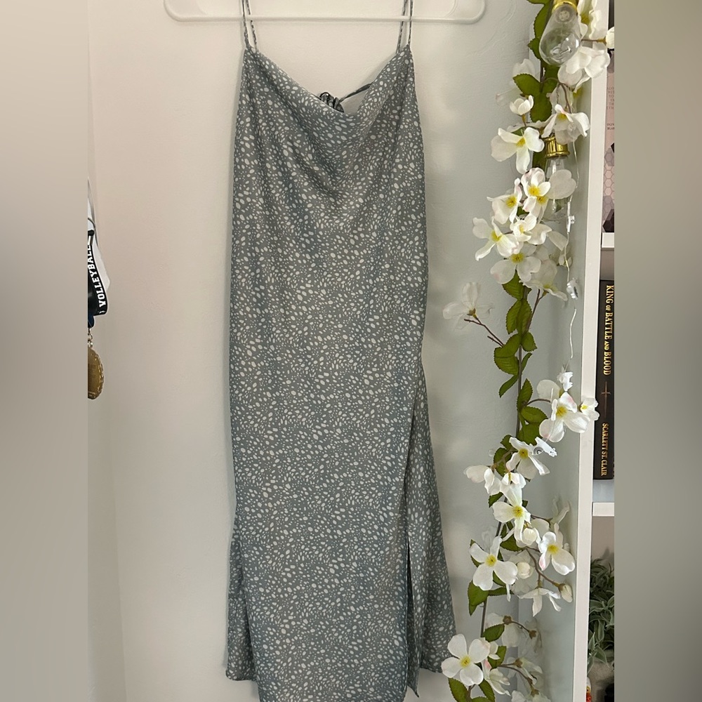 NWOT FOREVER 21 cowl neck blue and white slit satin dress